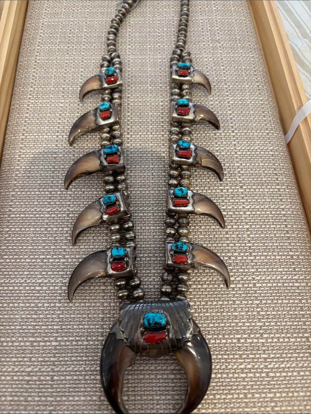 Vintage bear, claw, Navajo squash, blossom necklace - Picture 2 of 5